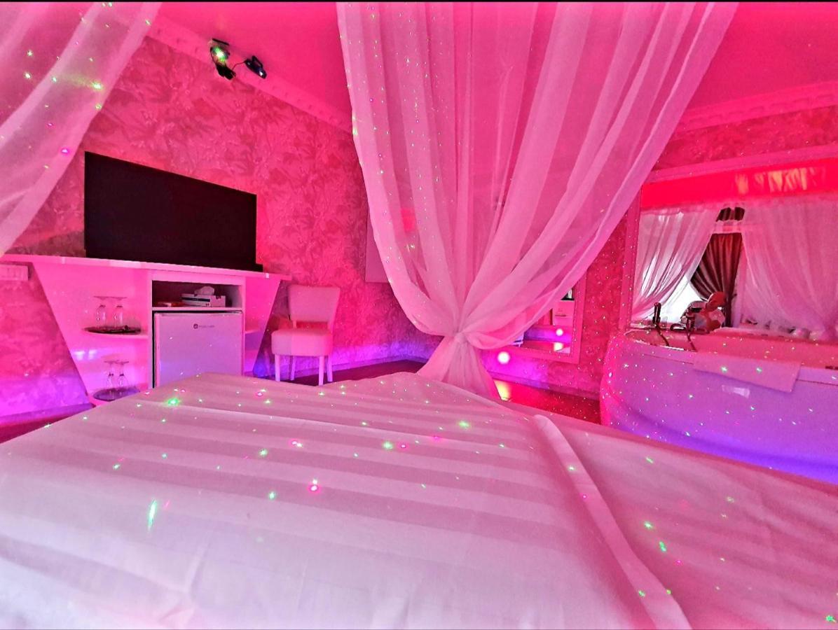 Anadi Hotel Boutique Only Adult Brašov Exteriér fotografie