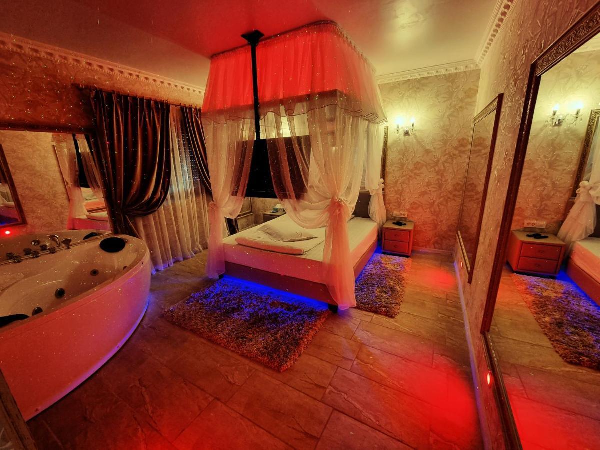 Anadi Hotel Boutique Only Adult Brašov Exteriér fotografie