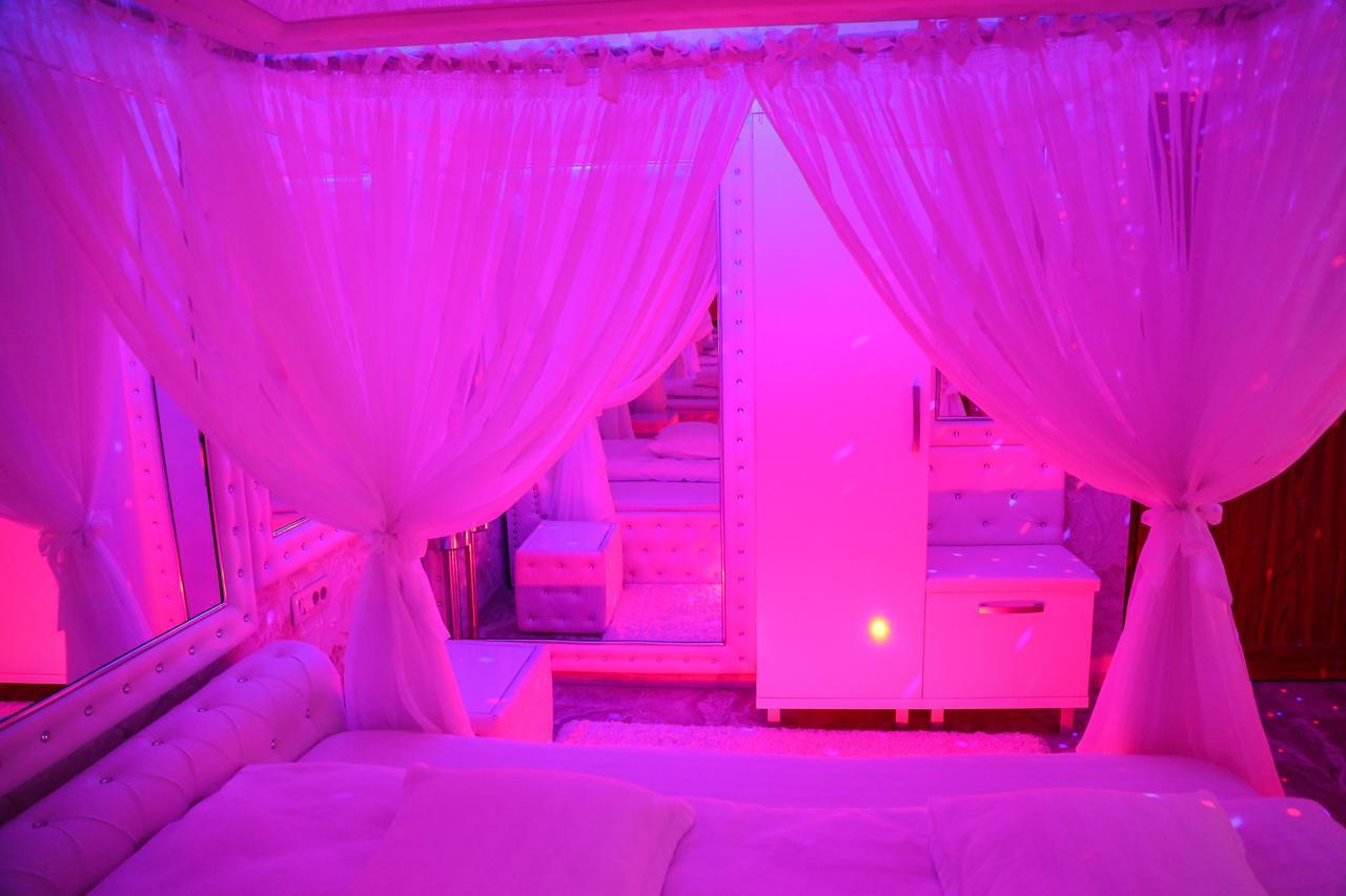 Anadi Hotel Boutique Only Adult Brašov Exteriér fotografie