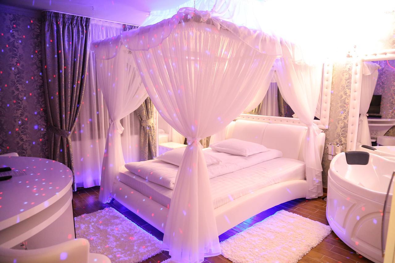 Anadi Hotel Boutique Only Adult Brašov Exteriér fotografie